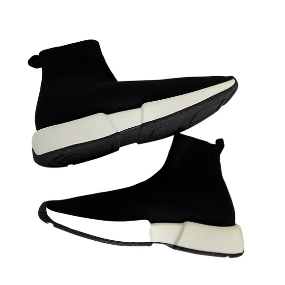 Alo Velocity Knit Sneaker in Black and White Women Size 8 - Picture 4 of 7